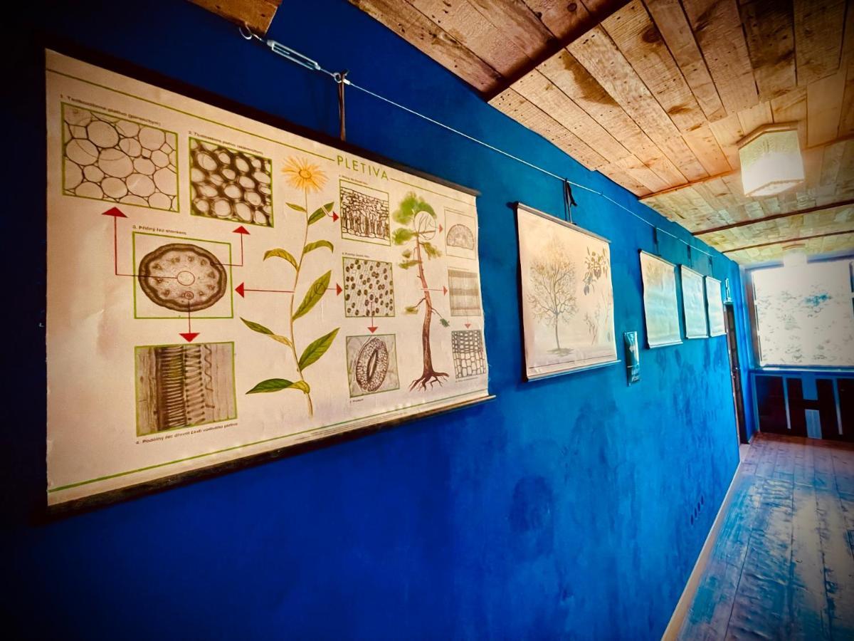 Haraburdi Recyclart Hotel Kostelec nad Orlicí Zewnętrze zdjęcie